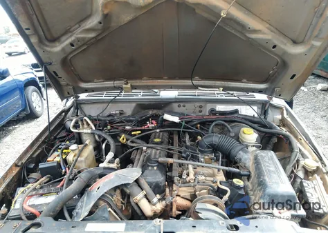 2001 Jeep Cherokee Limited/Sport from USA, damaged, VIN 1J4FF58S51L611759